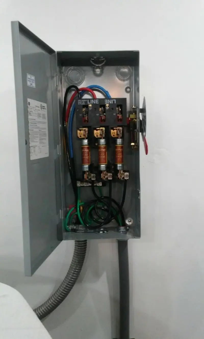 Three-phase disconnect switch installed for Smoke Detector Installation in Lake St. Louis